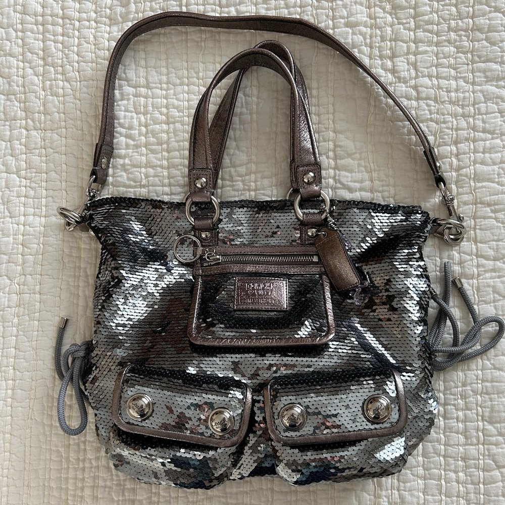 Coach Poppy Silver Sequin Handbag in Very Good Condition